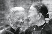 Anziane, Cina 1975