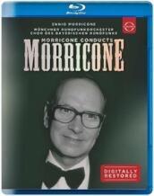 Morricone conducts morricone