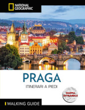 Praga. Itinerari a piedi. Con cartina